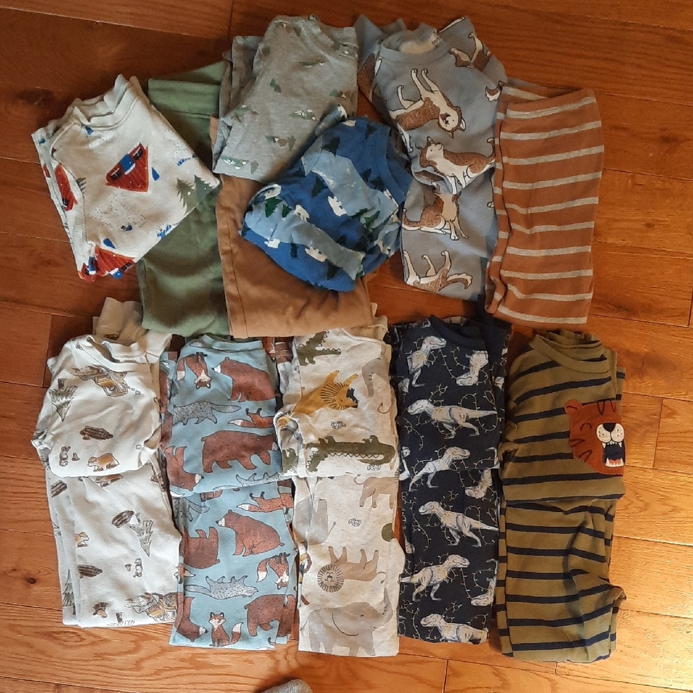 Lot of 8, Size 5T Boys Pajamas